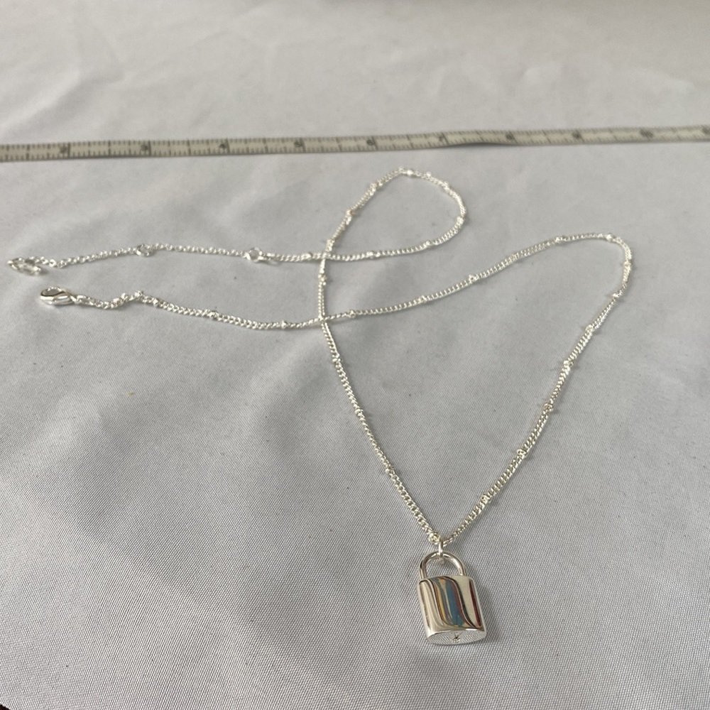 Long Silvertone padlock necklace - Picture 8 of 9